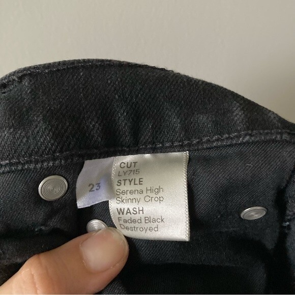 Reformation High Rise Faded Distressed Jeans 23 - Picture 9 of 9